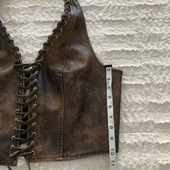 UO Tali Faux Leather Lace-Up Halter Top NWT - Picture 3 of 5